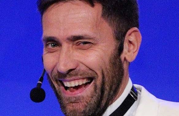 PIGIAMA PER SEI